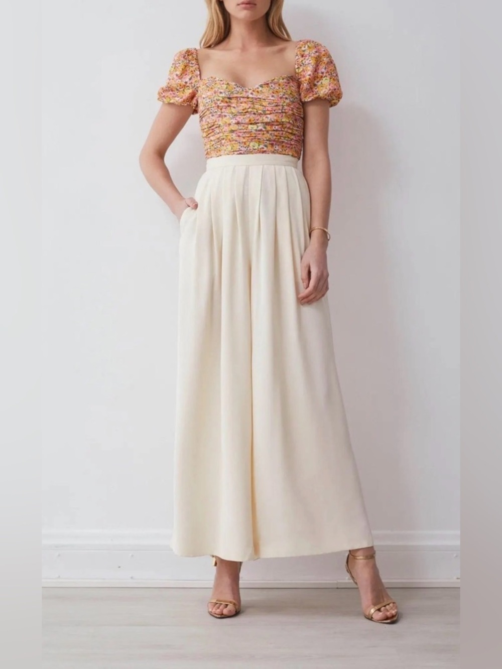 BOSKEMPER Island Pleated Pants in Ecru Size Small/ 0-2
